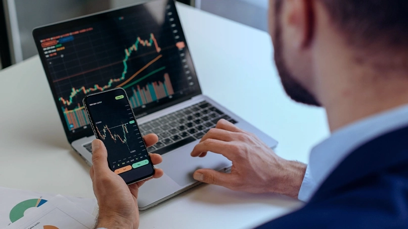 Axiero Navo KI-Handelsdashboard